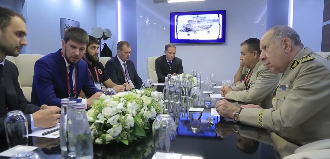 Aln54Dz's tweet photo. ANP/Algerian delegation army for the #Army2017 at Moscow. https://t.co/GZhOa46JHQ