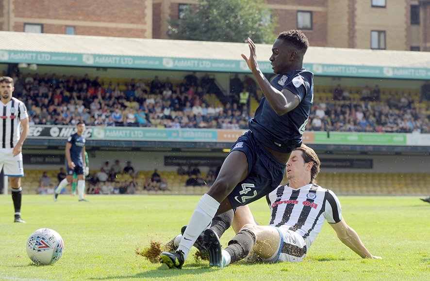 echosnapper's tweet photo. IN PICTURES. Today's 0-0 draw between @SUFCRootsHall v @officiallydale  
https://t.co/WwQ16sNKlp 
@CJPhillips1982 @Essex_Echo https://t.co/vzpNLlW6Sb