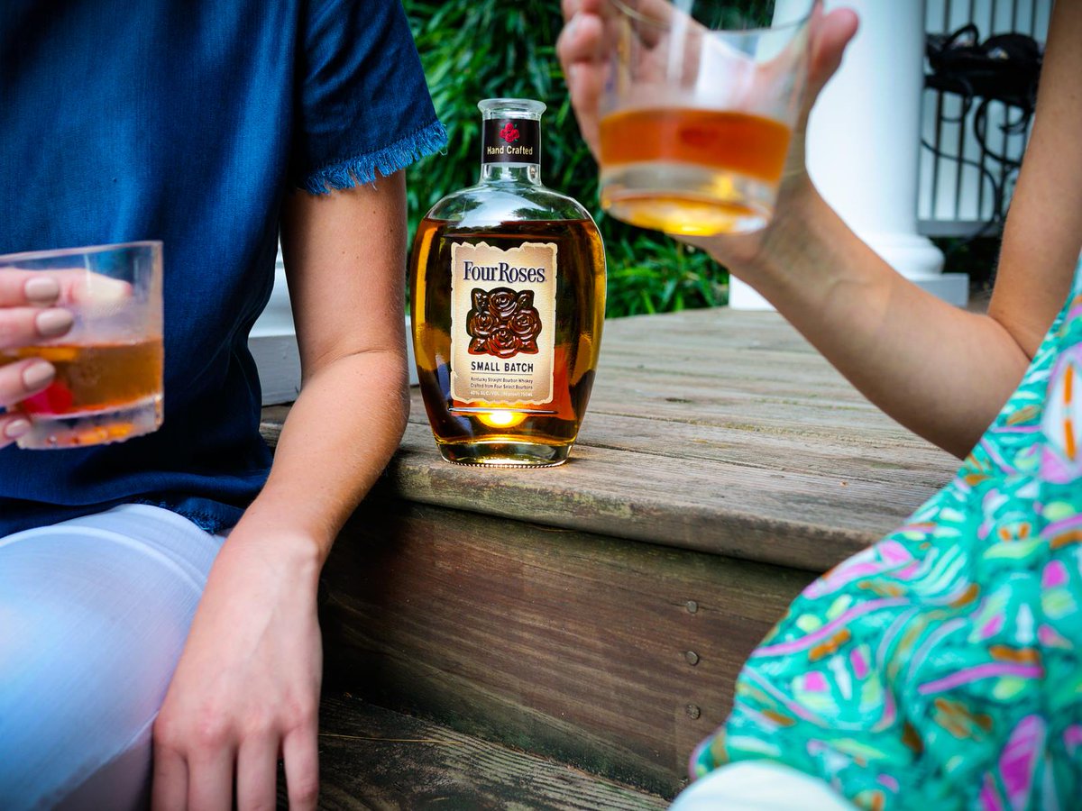 createboston's tweet photo. Looks like @4RosesBourbonhas got this long weekend thing down. They'll be paired w/ Kayla Quigley of @CitizenPub at #CREATEBoston on 9/10! https://t.co/iAuwKhHBUs