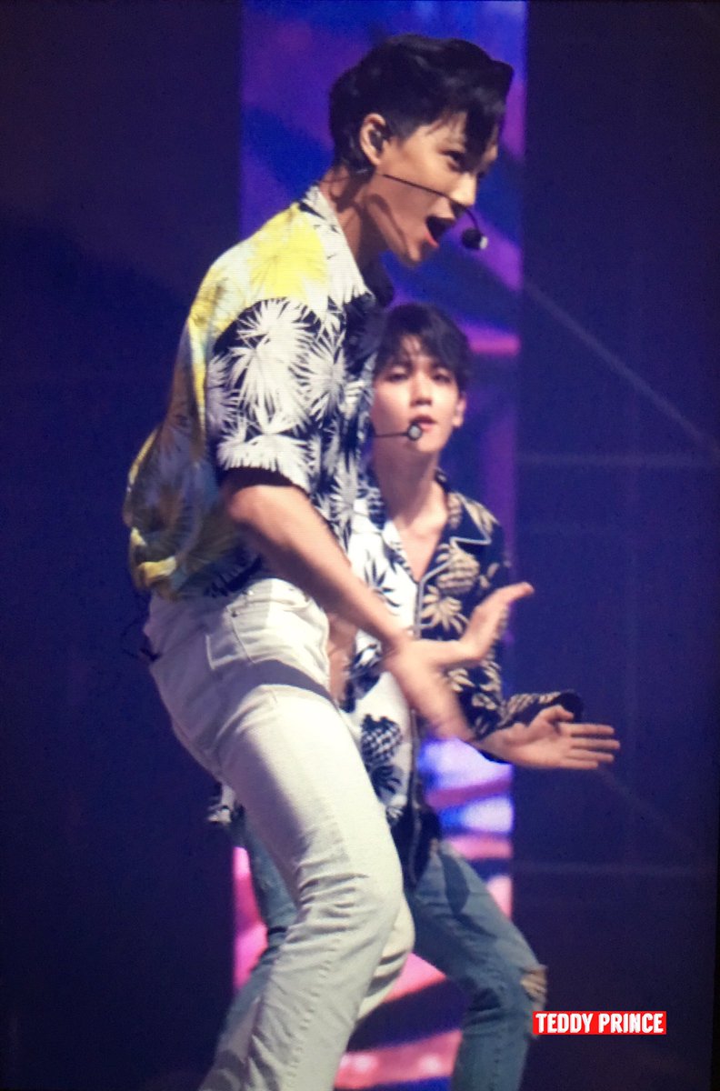 TeddyPrince1412's tweet photo. #카이 #종인 170902 Music Bank Jakarta Preview https://t.co/fV0m8QqEDO
