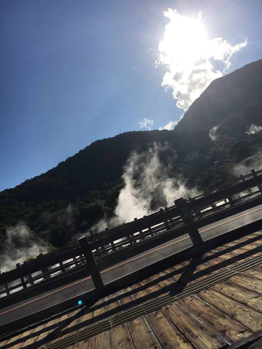 自分の人生通してこんな旅行はもうないと思うくらい楽しい旅行でした

思い出してもほんまに人に恵まれてないと今回の旅行は無理やったなと思うわ
無計画さをものともしないいい旅行でした🚙

車の運転、ほぼ任せてもうて申し訳やで
西野、荊尾ほんまありがと✌︎('ω')✌︎