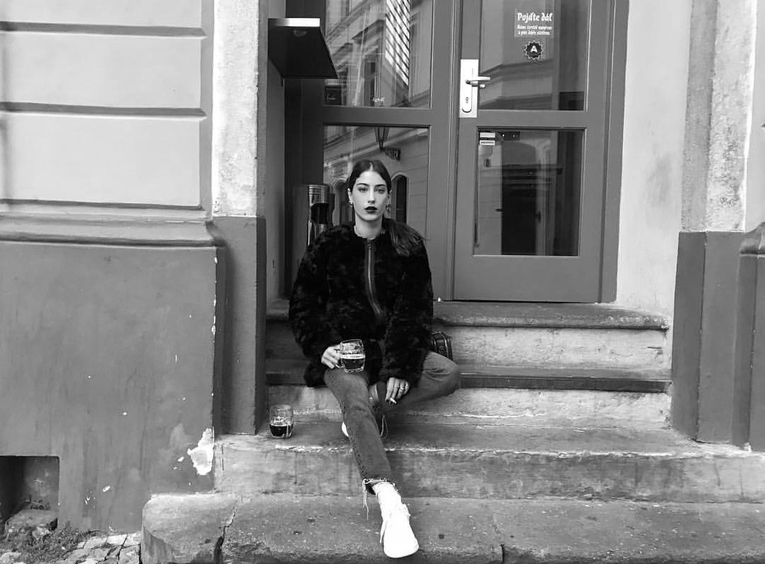 FuckingLothbrok's tweet photo. Me estás dañando. | #HazalKaya | https://t.co/sJZj12h8cg