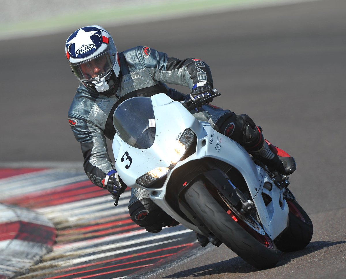 Capitantango's tweet photo. first time riding in a circuit, Cremona Circuit https://t.co/dJYGzcUIaI