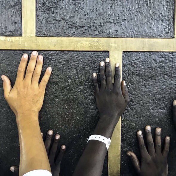 Saudiinpic's tweet photo. مودة ورحمه
الا بالتقوى 
#اردوغان_يكرش_العذبه 
#صوره_من_الحج 
#الحج 
#السعودية 
#شكراً_رجال_الامن https://t.co/wMNz9fpuTq