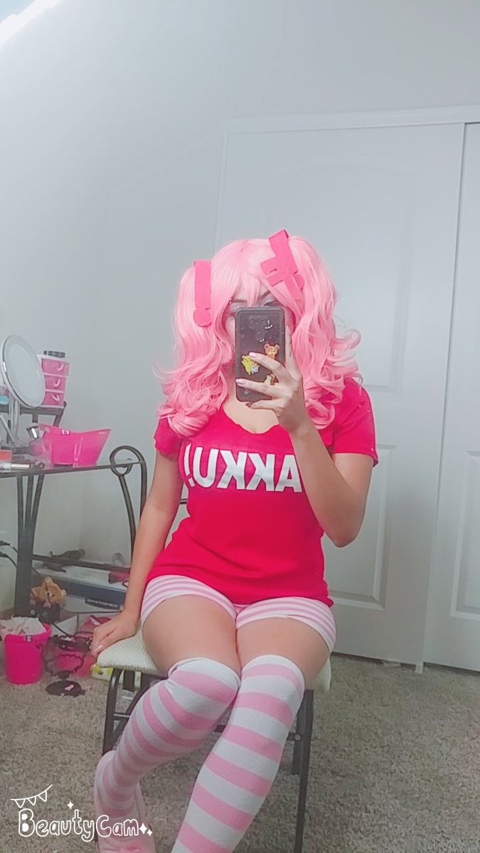 AttackOnMew's tweet photo. 💗Momoka today @sabotencon @FAKKU ❣️ @largehotcoffee https://t.co/FUYWICZxd3