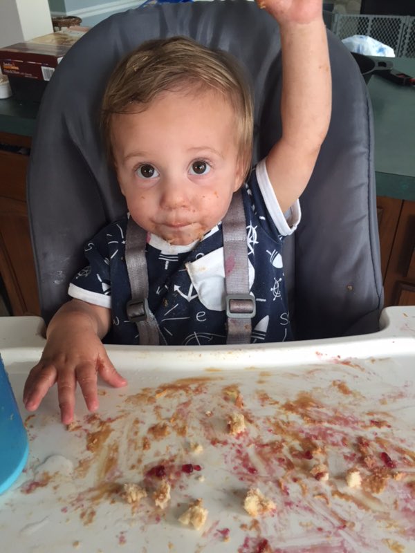 kycos9's tweet photo. "Raise your hand if you love Peanut butter and jelly sandwiches!" https://t.co/p5ugCsZYWP