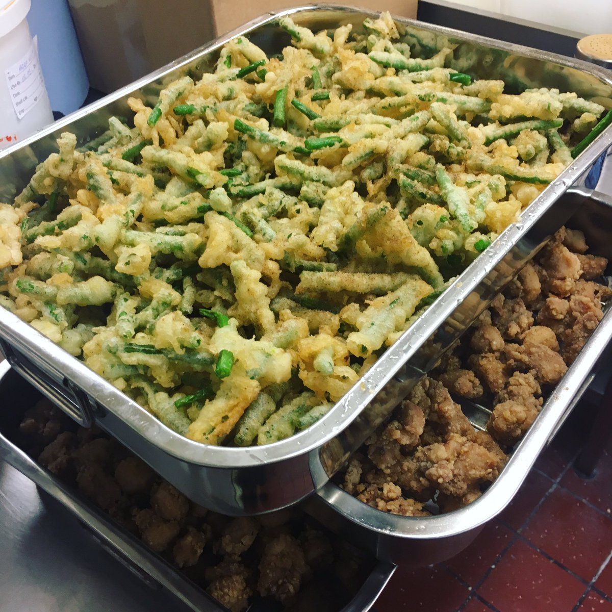 Hoja_London's tweet photo. 60 people catering group meal from Ho-ja!!! Enjoy the party, enjoy our food! Happy weekend🥂
#catering #groupmeal #party #partyfood #weekend https://t.co/9coN3TjiQu