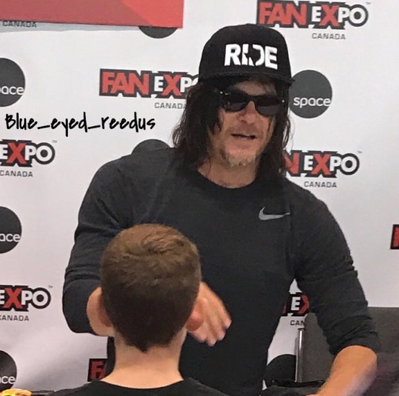 ennoia3's tweet photo. Seems not much has changed in #Reedusland. Norman's still pretty, even #wispier and he makes sure each fan feels special (#blue_eyed_reedus) https://t.co/M7hFDkzx0W