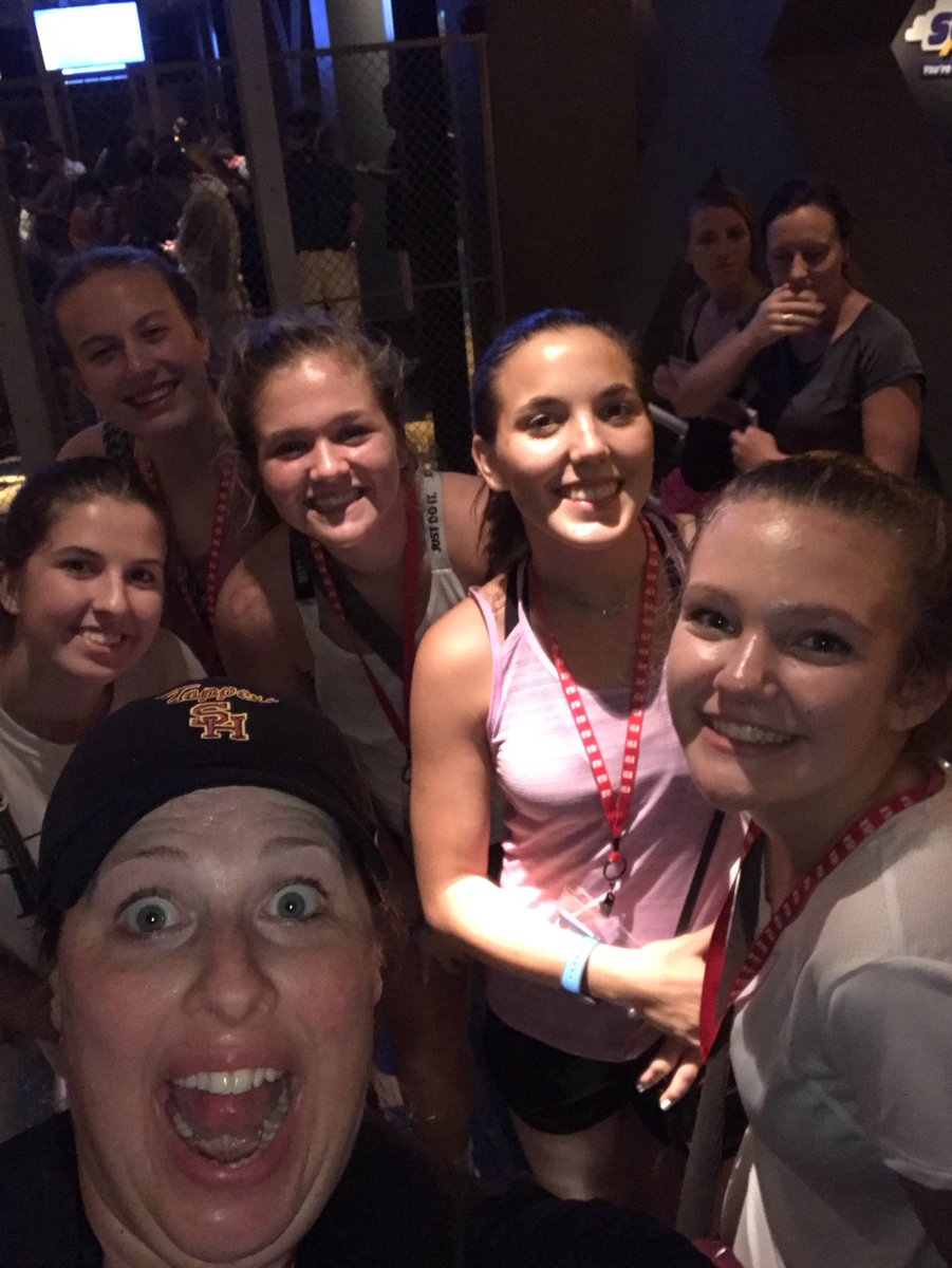 TOPPER_VB's tweet photo. Epcot adventures #toppervb https://t.co/2mJCsE7NMT