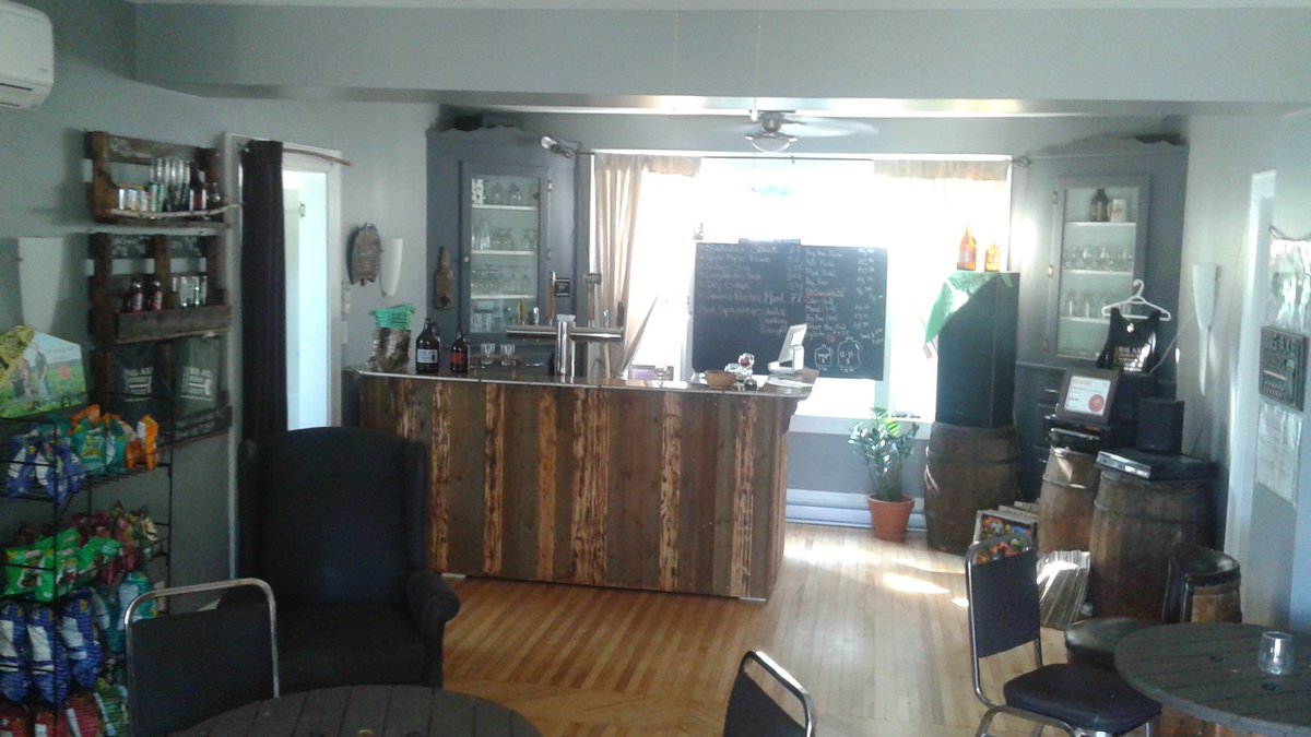 jschiesz's tweet photo. Finally got to visit @BigAxeBrewery. Lovely spot. Picked up a growler of #purplemaize #craftbeer #newbrunswick #bigaxe #beer https://t.co/HKpJu2o0Lm