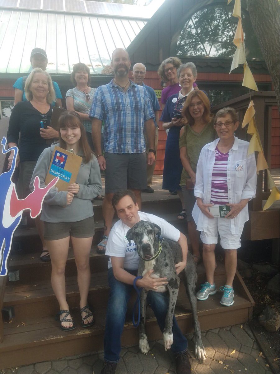 ORDems's tweet photo. Check out our awesome crew #inbend! #riseandorganize #oregonize https://t.co/m1CEKMPpMh