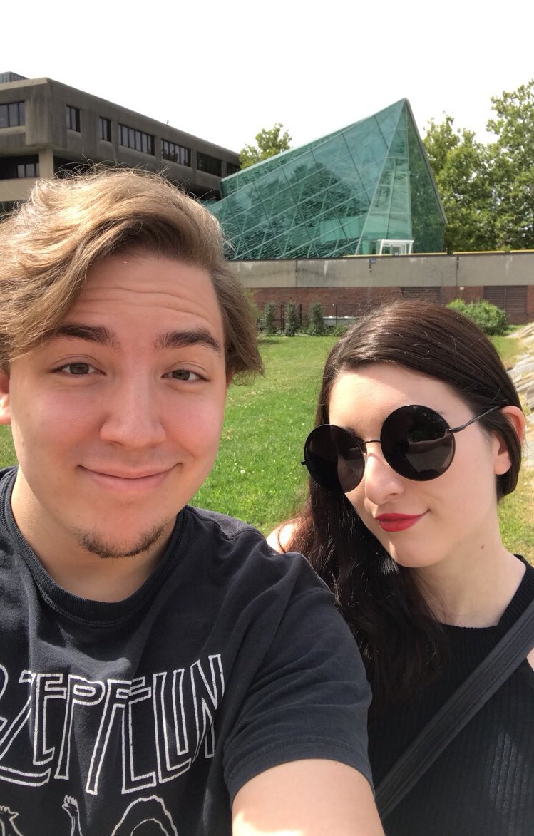 HAVcomics's tweet photo. Reliving them college days because of course we are. #SunyNP #npalumni https://t.co/3YwKzjpVxC