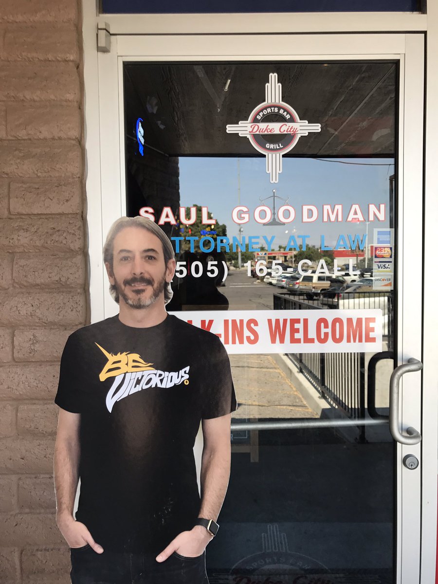 flatjasonhand's tweet photo. I'm on vacation and I might need a lawyer. #BetterCallSaul #FlatJasonHand #BreakingBadTour https://t.co/sKLfD7CAtQ