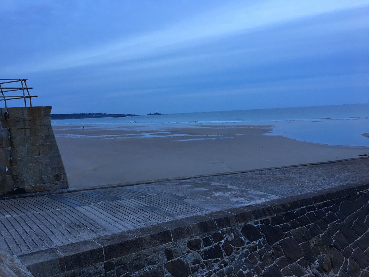Cookesrosefarm's tweet photo. Rest after work 🍹 #Saturday #weekendinjersey #fun #niceevening https://t.co/ACjS1P2ytZ