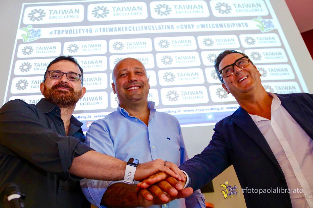 topvolley1972's tweet photo. #TopVolley46 #TaiwanExcellenceLatina presentato il coach  Di Pinto, con lui Franchi e Falivene #WelcomeDiPinto https://t.co/VhWIHHSaDq https://t.co/Ydv3CUbV1E