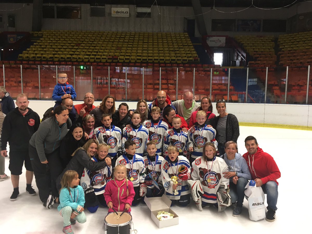 Kacenka019's tweet photo. #today #match #love #hockeyfamily #hockeylife #hcdecin #grizzlybear #happy #smile #photo #hockey #icehockey #best #today #l4l #f4f 🏆🏒🐻❤️ https://t.co/ZXMHPqBPyW