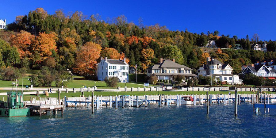 AutoOwnersIns's tweet photo. 18 of the best under-the-radar #travel destinations in America https://t.co/hnmeiOBmB9 #LaborDay https://t.co/YjbqifPDcm