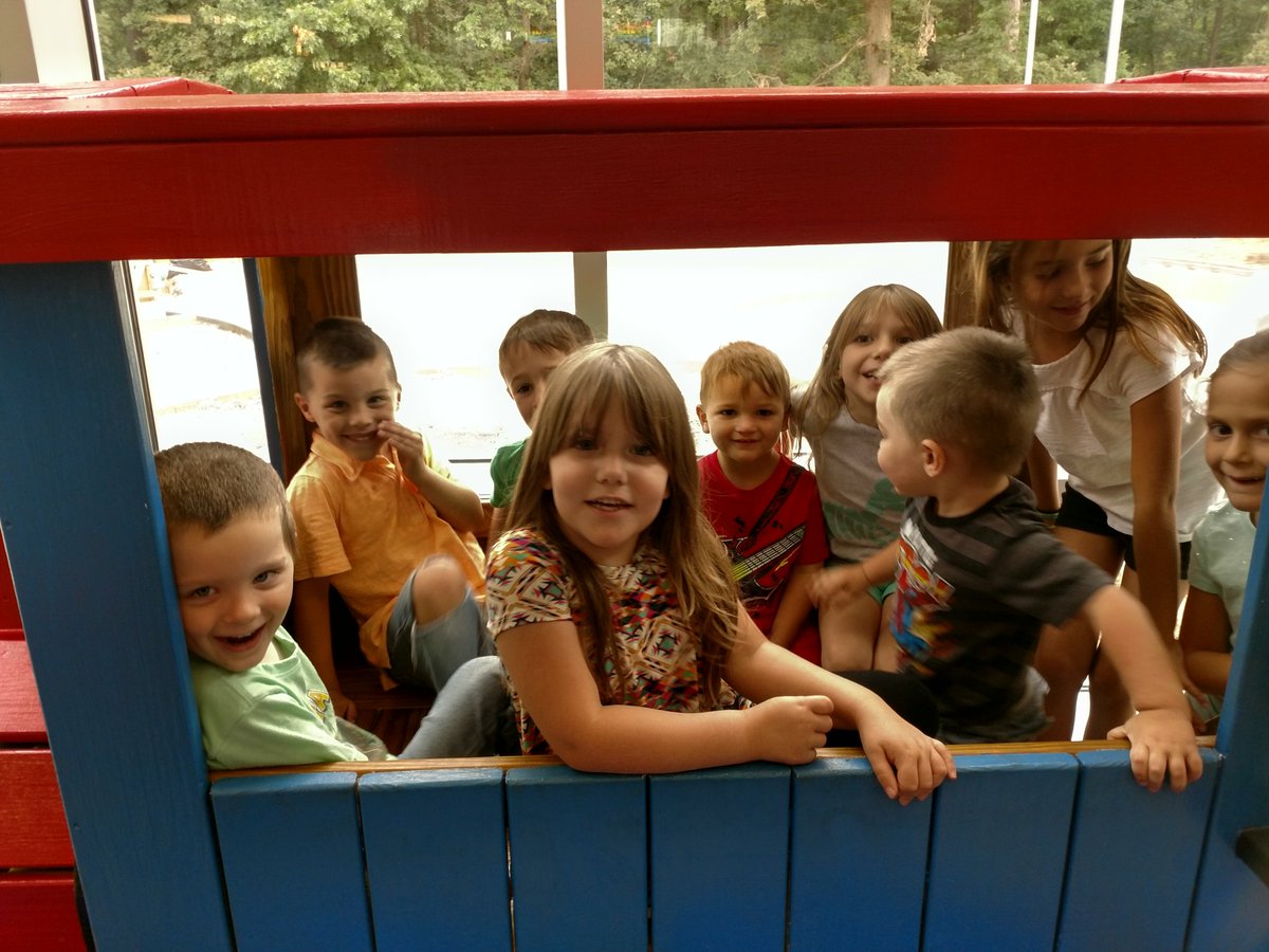 RelayESLibrary's tweet photo. Can't wait to see these smiling faces on Tuesday! @jrbarnett_ @Relay_BCPS #bcpslms #RelayES4 https://t.co/uXpmGNtAtA