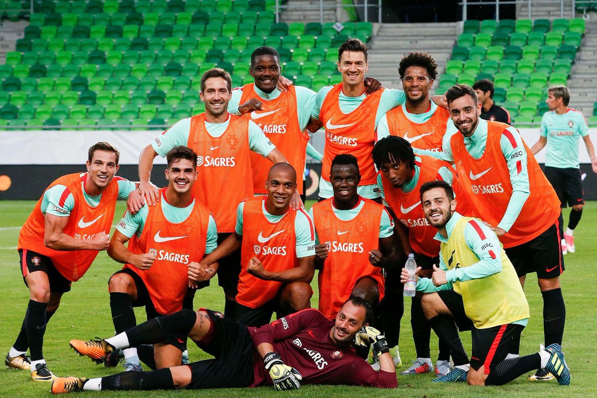 BernardoCSilva's tweet photo. Amanhã há Hungria vs Portugal!
Vamos @selecaoportugal 🇵🇹😃 https://t.co/2Ah0idy5D5