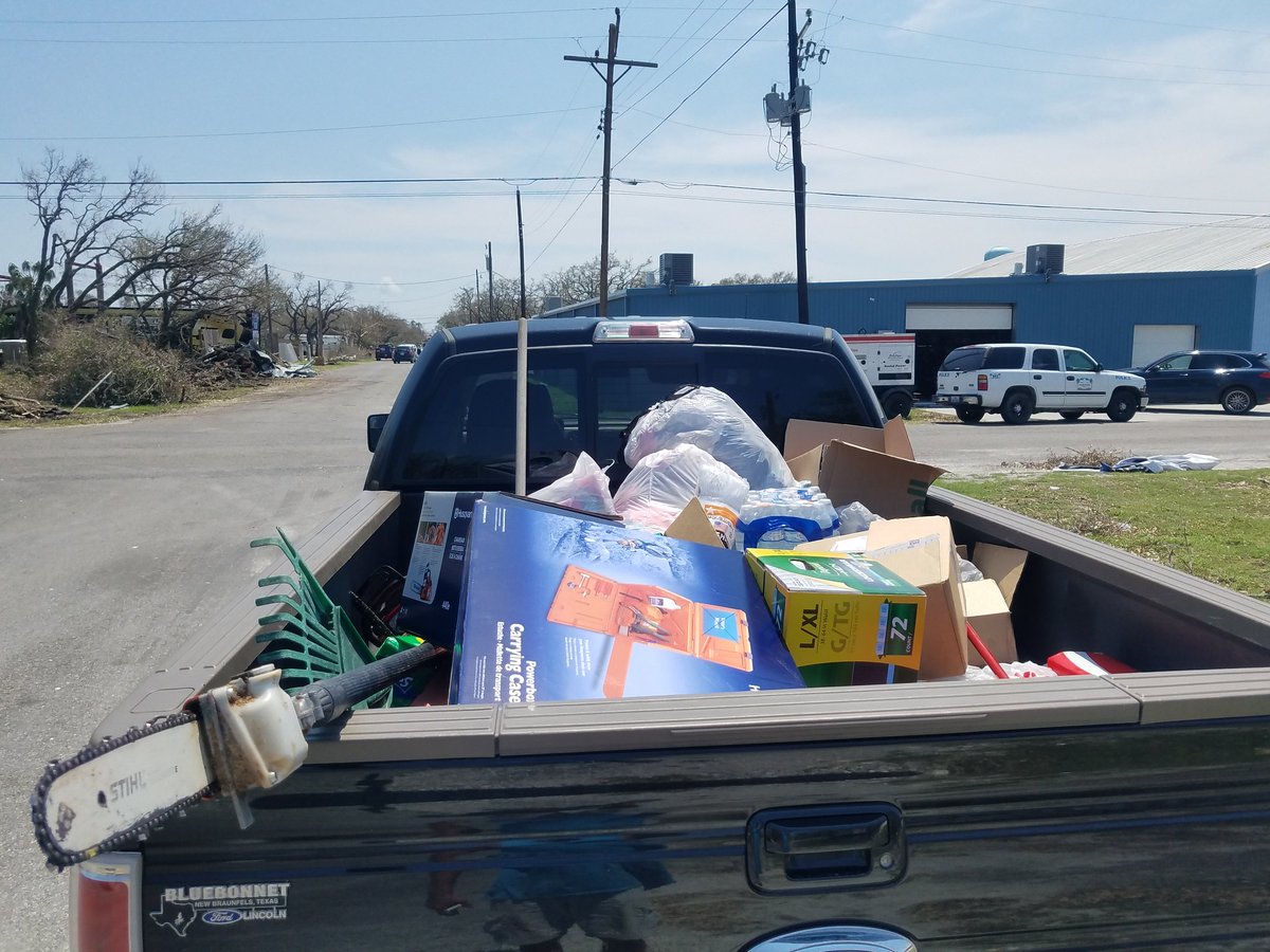 RyanRichter8's tweet photo. Cutting trees and delivering supplies to those in need in Rockport Tx. Thanks Rawlinson teachers and NJHS for donations!! #yougowego https://t.co/KsnbemN6mu