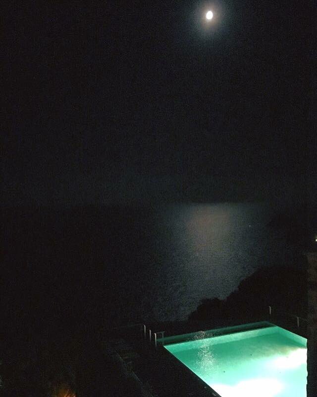 GuidiMarchand's tweet image. "Qui dove il mare luccica 
  e tira forte il vento
  su una vecchia terrazza .."