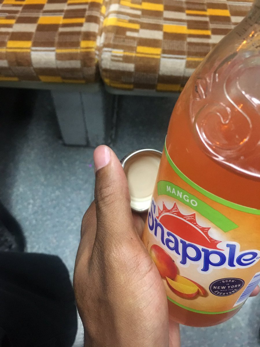 itsnotlatouch's tweet photo. @SnappleUK I kinda miss reading and drinking. Where's the fun fact 🤔 https://t.co/85oUgX9NPh