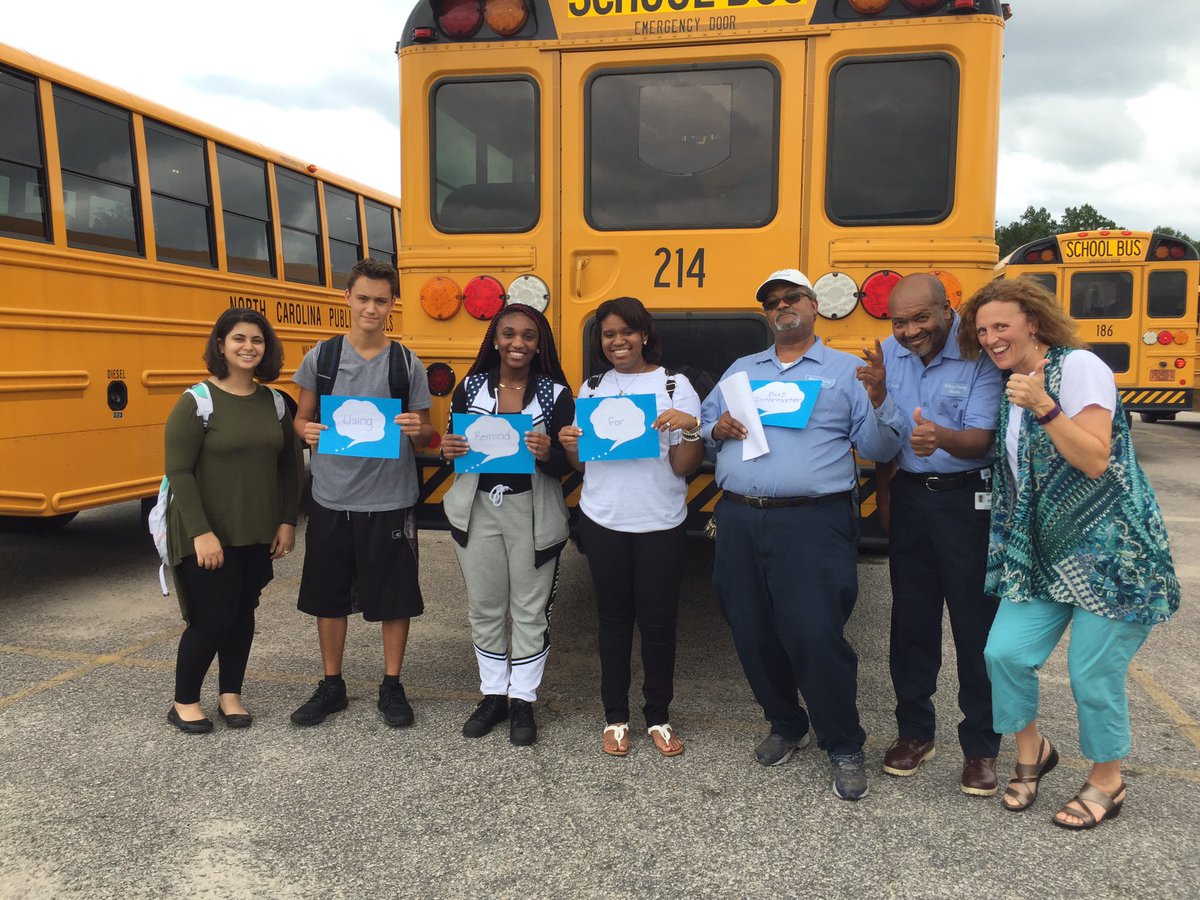 KellyCarterAP's tweet photo. At Beddingfield high school, we are using REMIND to notify students and parents of any bus delays or issues. #Beddingfield high school https://t.co/mmSxsfTbyk