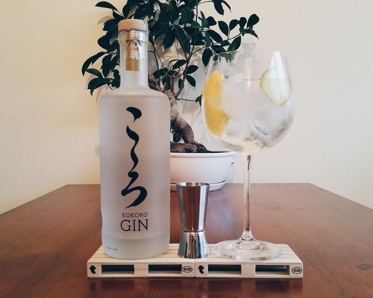 the_ginthusiast's tweet photo. My Saturday night tipple tonight is @kokorogin with ginger and lemon zest, delish!! #kokorogin #gin #saturday #GinOClock #gintonic https://t.co/73y8OJgbS0