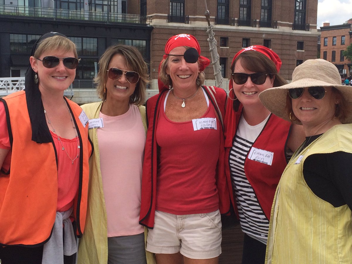 Pinewood0811's tweet photo. Learning to teach like a pirate #pinewoodes https://t.co/Fh7ihXlIUz