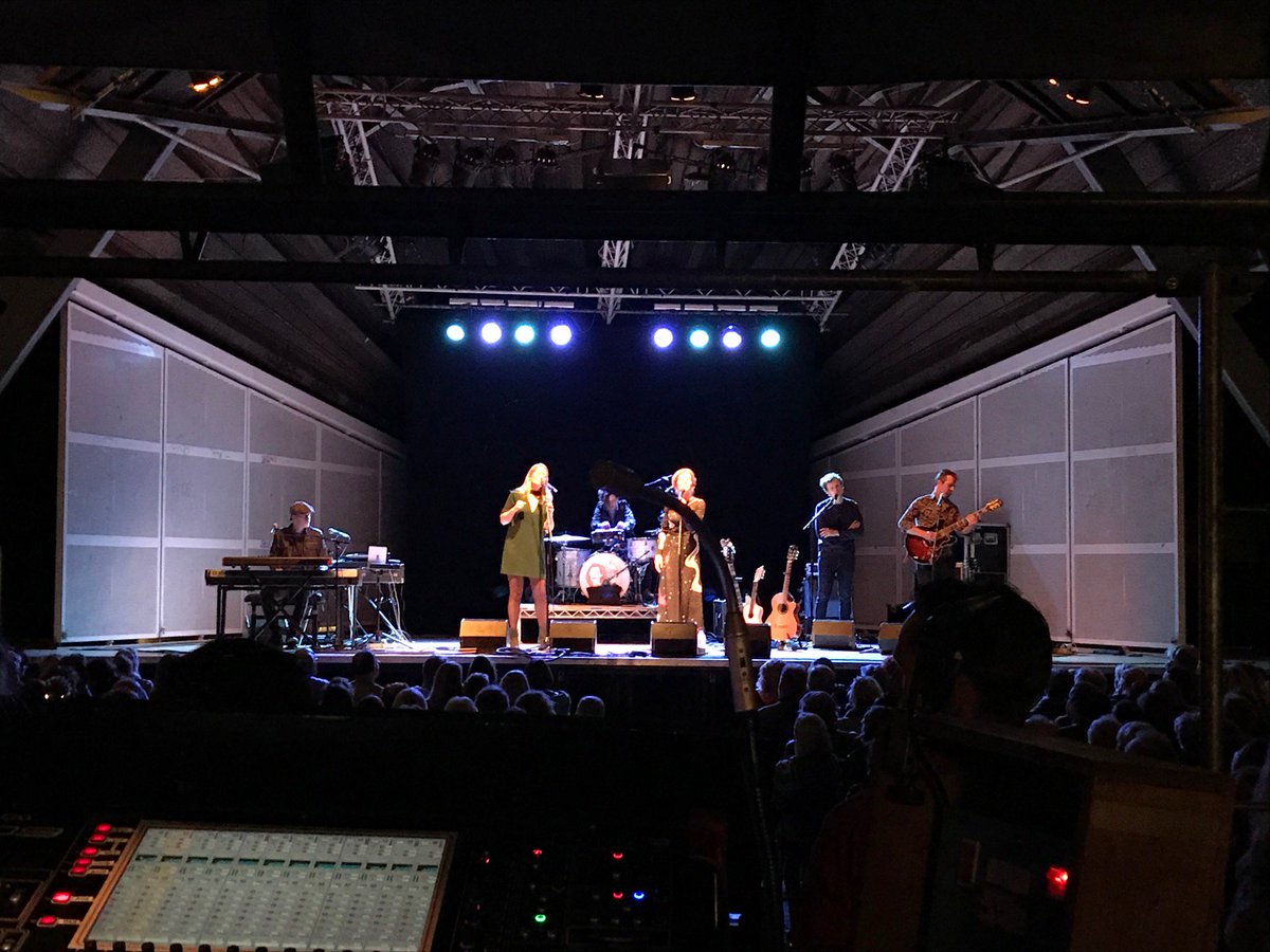 Yentl &amp; de Boer in concert! (@ Vondelpark Openluchttheater - @openluchttheatr) swarmapp.com/c/7QclIk1fYxi