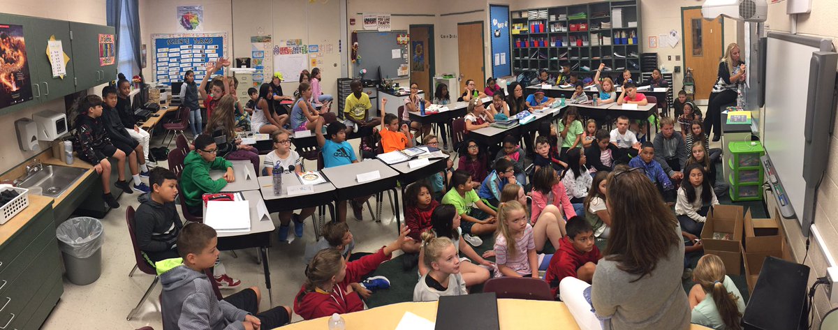 MrsMallon5's tweet image. Look at all these kiddos... and I get to teach everyone of them!! What an awesome bunch! @GlenkirkES #firstweeksuccess #teamkilkenny