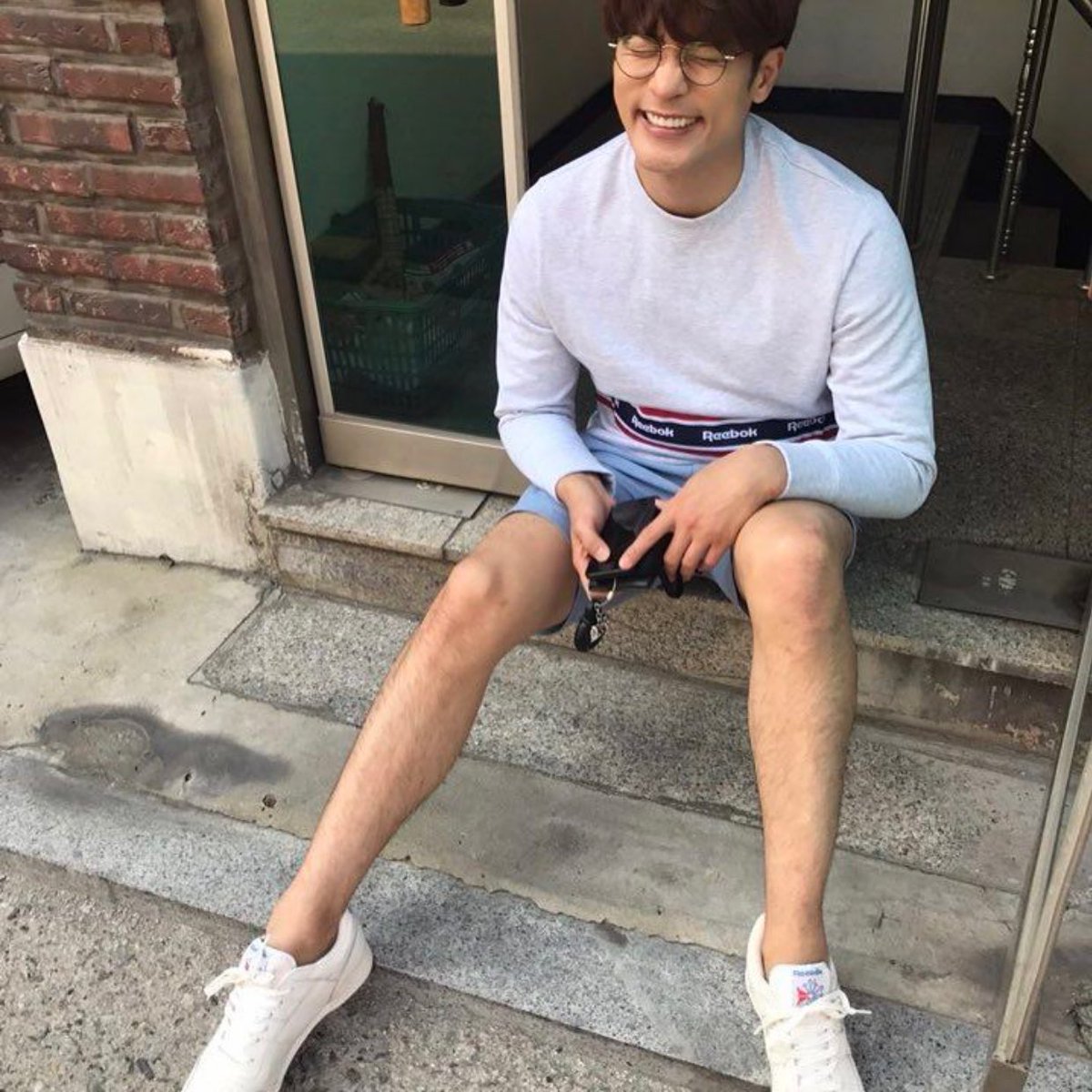 baeksenses's tweet photo. um oppa desses bicho, me causa piripaques https://t.co/gt5YZe2ad8