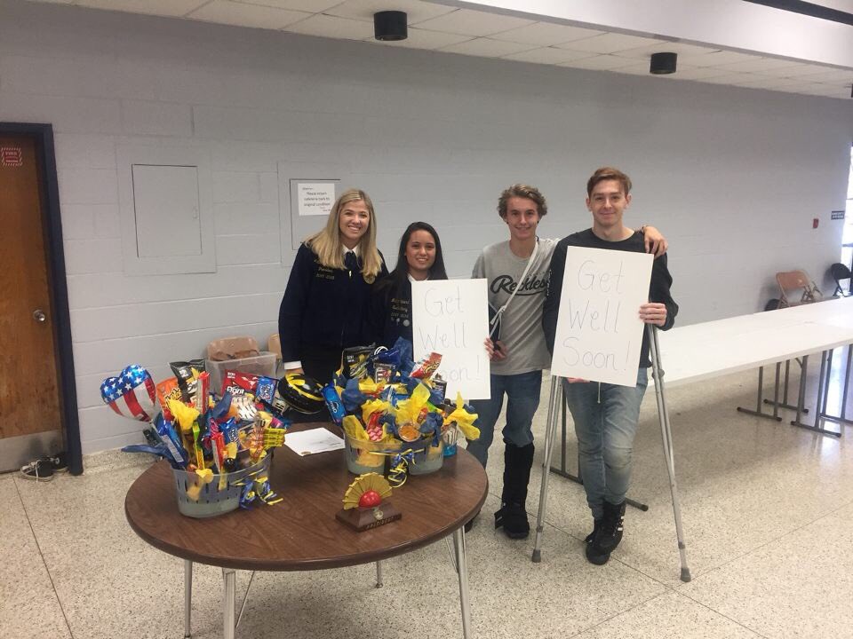 BeechFfa's tweet photo. Had a great meeting the other day informing all new members what FFA is all about!!! https://t.co/plHhQbZJa0