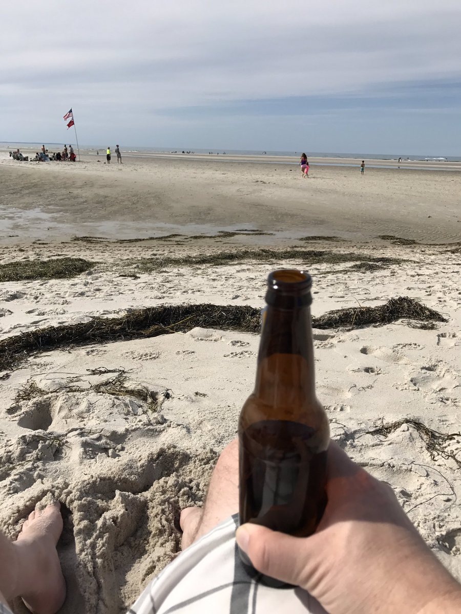 voiceofkevin's tweet image. #beer #beach Labor Day weekend on #oldcapecod .  Think I'll stay here all weekend