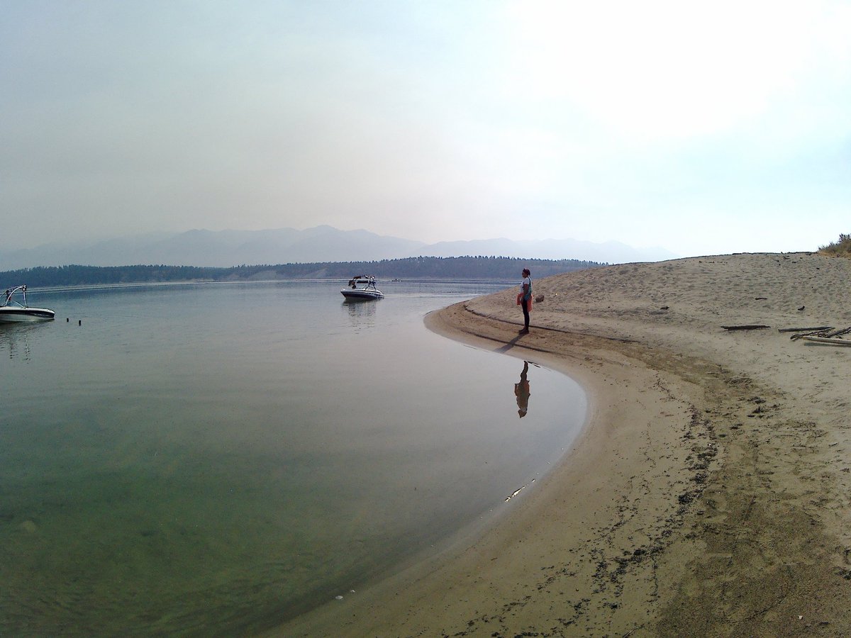 ItsMira_ca's tweet photo. Campground management orders all boaters out of #Kookanusa  #noboating #nopaddle #noswimming same for other #bclakes @CTVwdean @CTVastalker https://t.co/5oCE6lJTtn