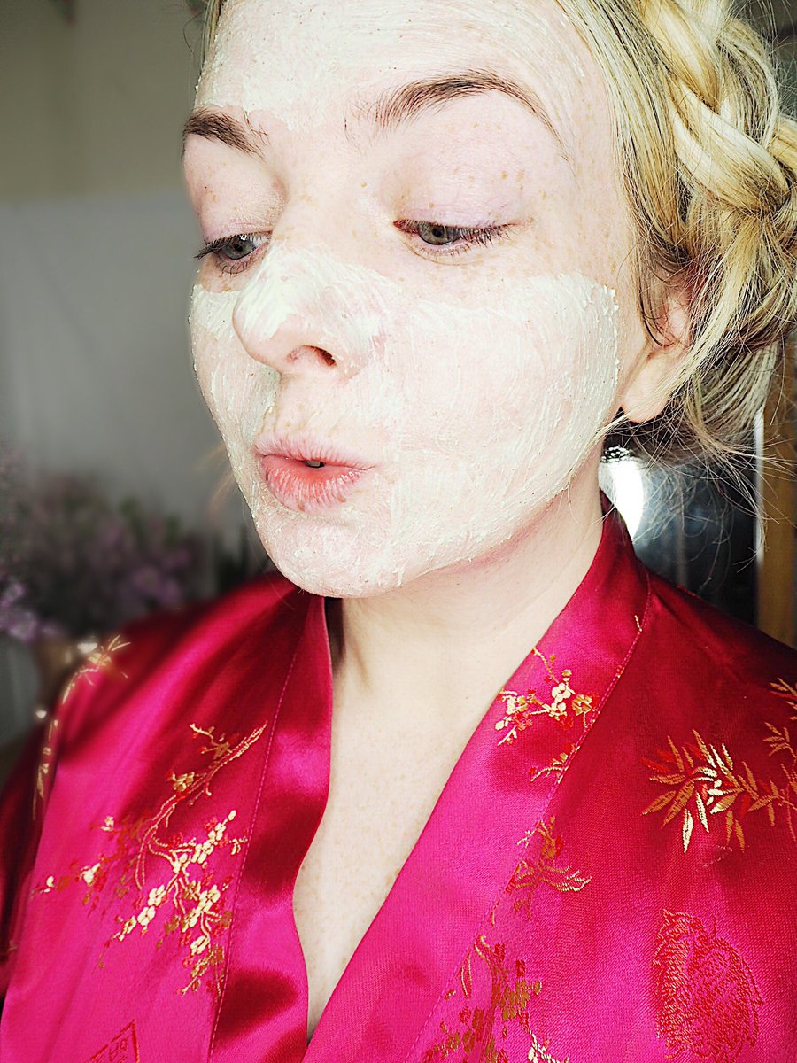 LouiseOCon_ie's tweet photo. New blog post tonight on my DIY Cruelty Free Facial featuring new goodies from @thebodyshopirl 💕 https://t.co/DeGO7yRZxW https://t.co/vDIHDHGpOC