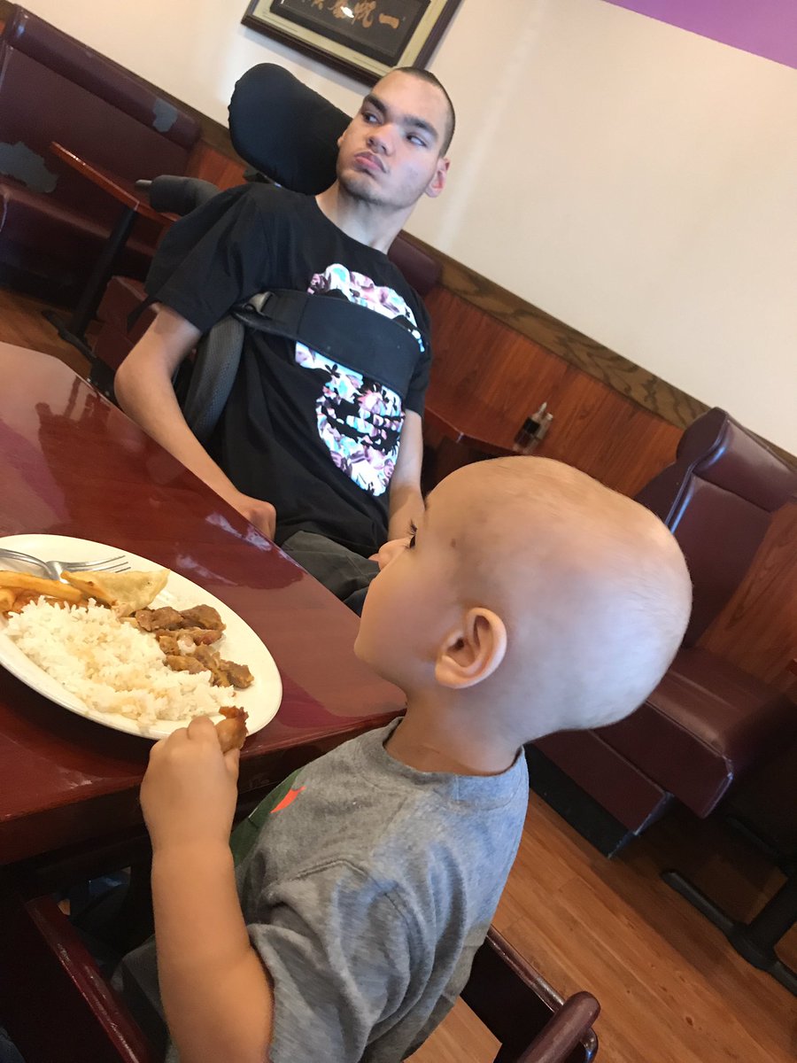 LiamFightsBack's tweet photo. Me and uncle bob. #bigboyplate https://t.co/BvhNSajSM4