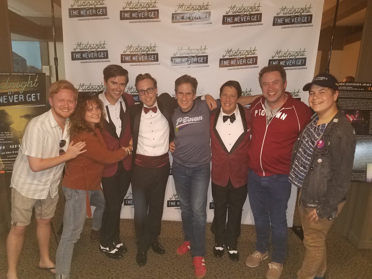nevergetmusical's tweet photo. Happy faces after @nevergetmusical last night! @wafflehouses @maxbfriedman @lomo212 @SethRudetsky @jameswesley1 @JonahVerdon @HillmanPR1 https://t.co/tuXdvgFo8i