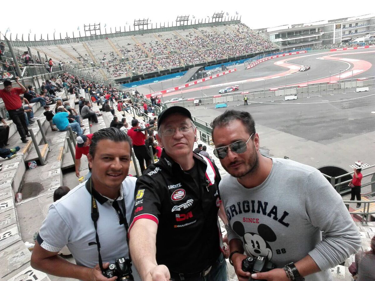 MaHoDp's tweet photo. Hoy haciendo equipo con #fusionmediamagazine @fusionmediamag @AutosyMas @FIAWEC @autodromohr #6hmexico #6hm #autosymas https://t.co/pBqTfcHLQl