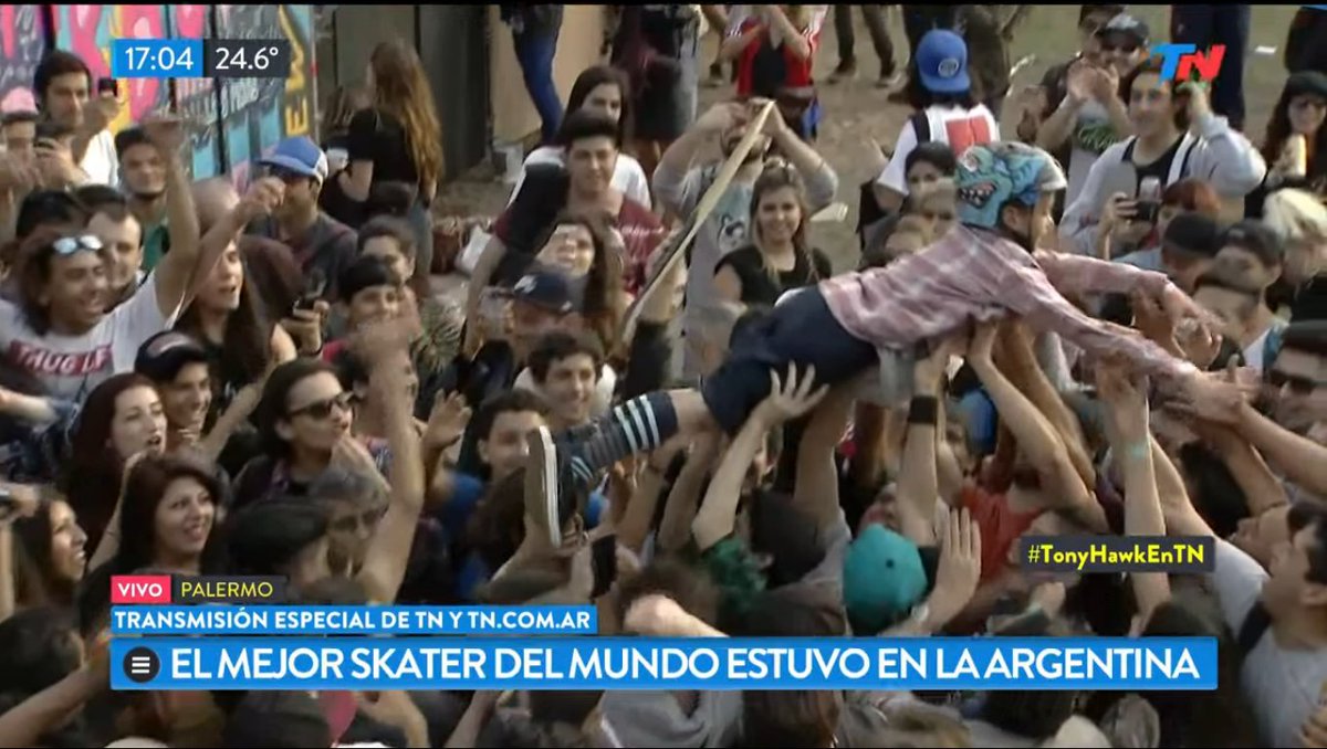 VeroKostich's tweet photo. #TonyHawkenTN El skater de 8 años jugando con la gente.🤣 https://t.co/7mZKGFtnmB