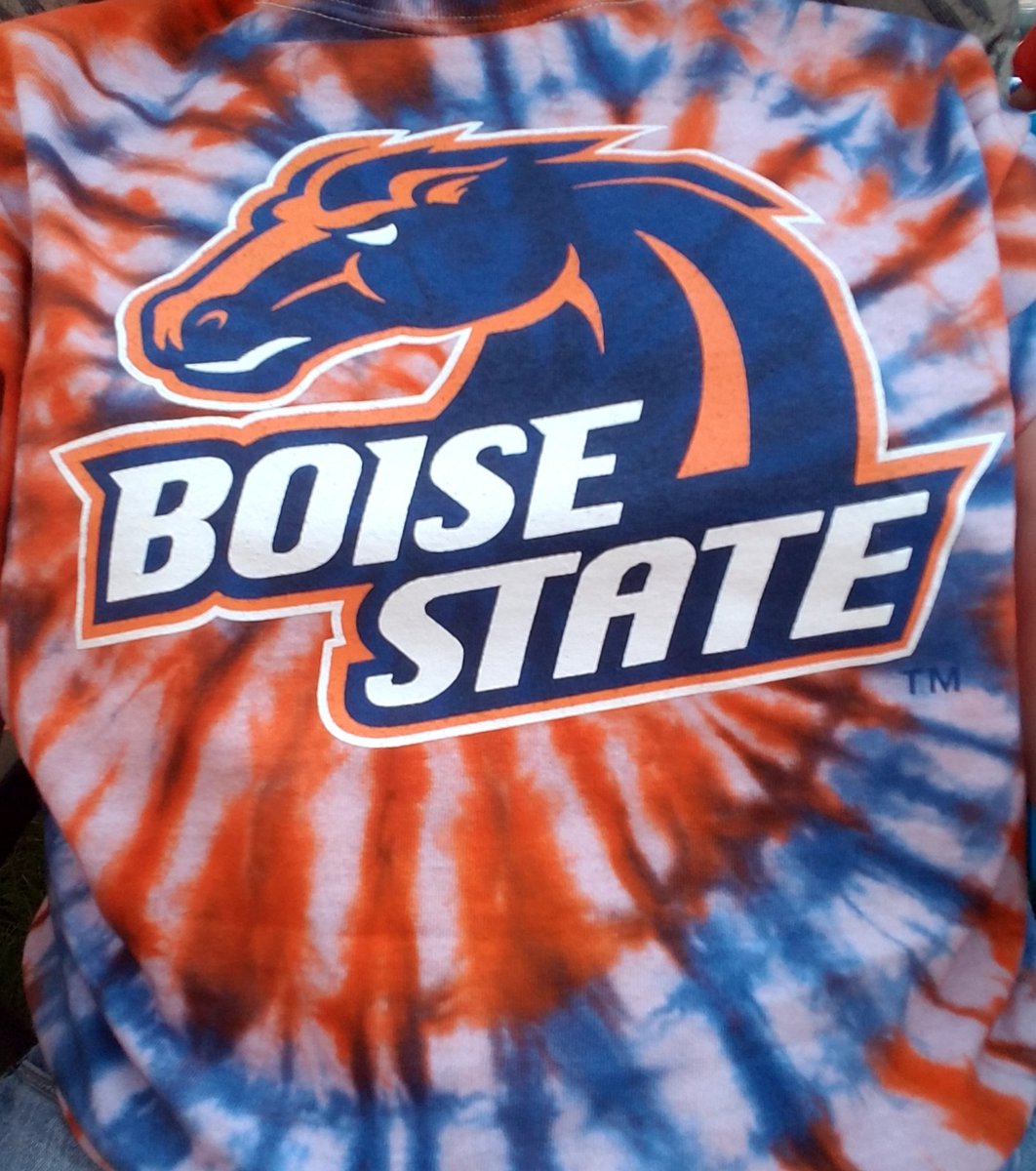 teantoast's tweet photo. First touch... TOUCHDOWN!
#GameDay #GoBigBlue #BSUbroncos https://t.co/ZeT0cd4fZ5