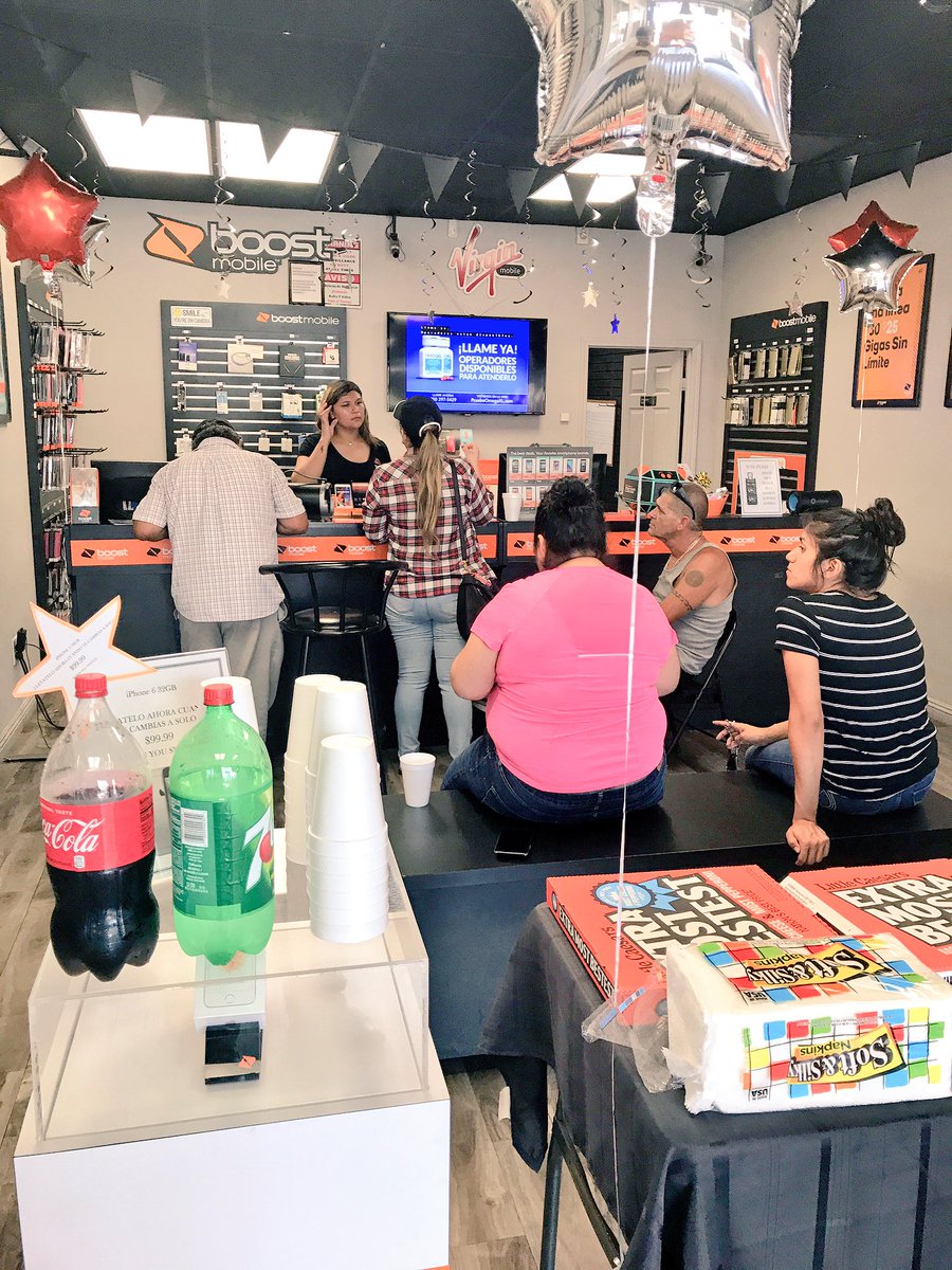 Wire_less_Tree's tweet image. 🍕/ Raffle Event in Downey with Samantha. #eat&amp;amp;switch