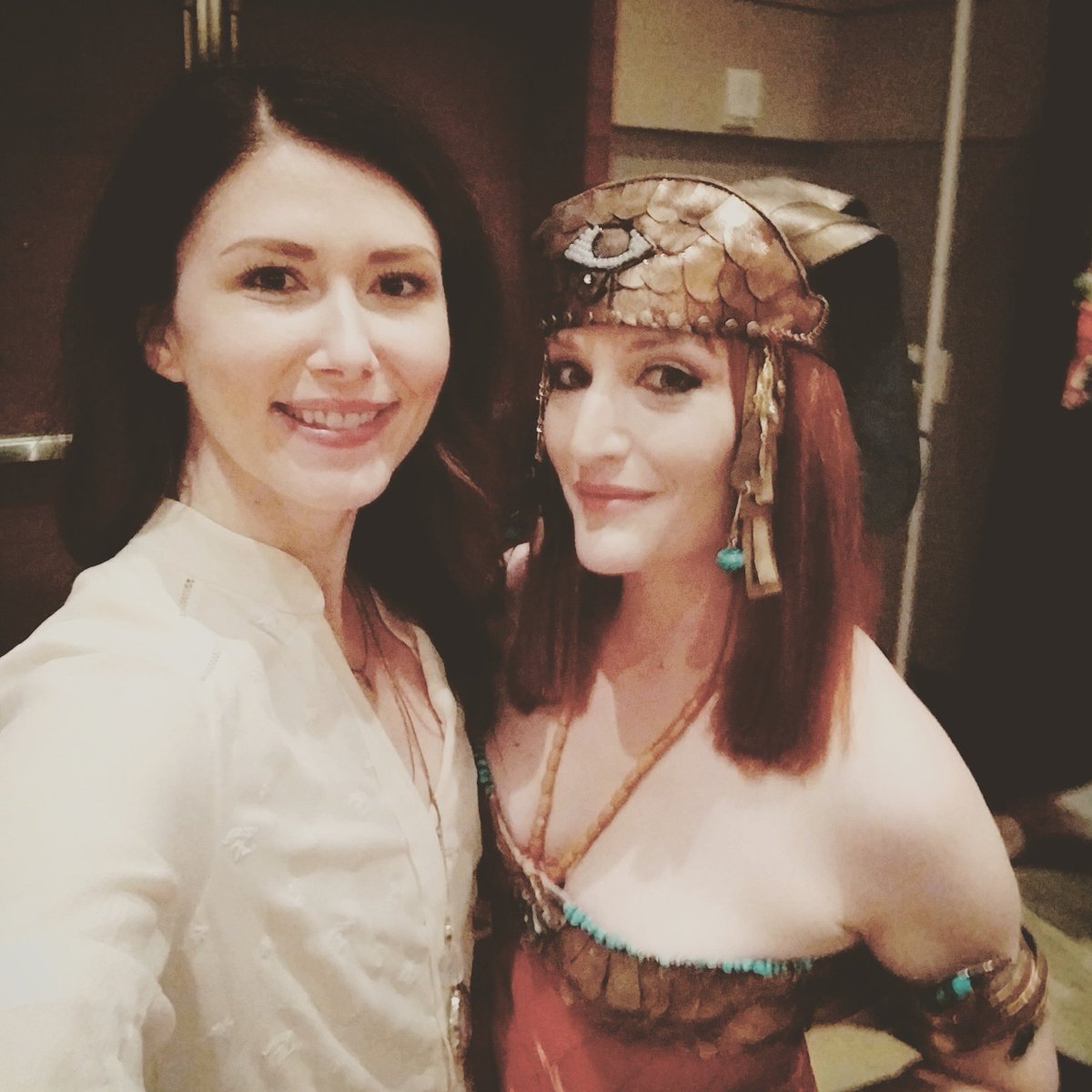 Midorikai's tweet photo. So happy I finally got to meet @JewelStaite 💖 u since your Nickelodeon days 💖 Thanks for being so awesome! #DragonCon #DragonCon2017 https://t.co/m1JkaAf0Ng
