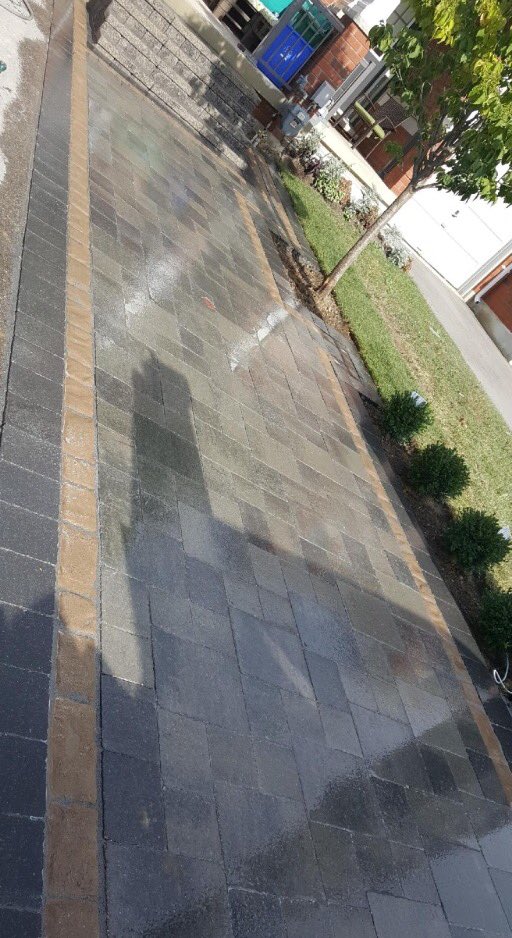 BluemaxLandscap's tweet photo. Front Entrance completed with Extended Driveway #vaughanhomes #curbappeal #homeimprovement @BestWayStone #stradanova https://t.co/RSbnnEkqVr