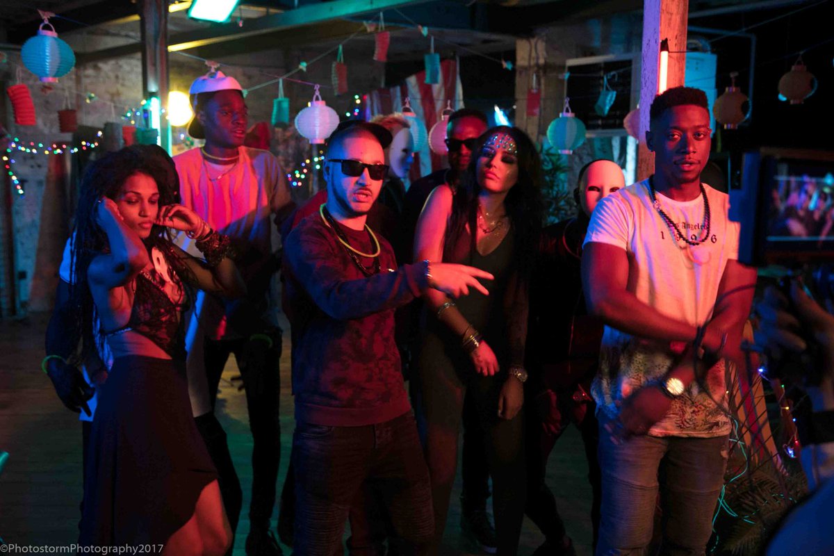 UC_GENIUS's tweet photo. #Skyscraper #musicvideo 🎶🎥
▶️ @chrisCgenius @DilemaOfficial @iamjopaulo @Andrewchevannes #Alexa https://t.co/dwhCSKBJ37