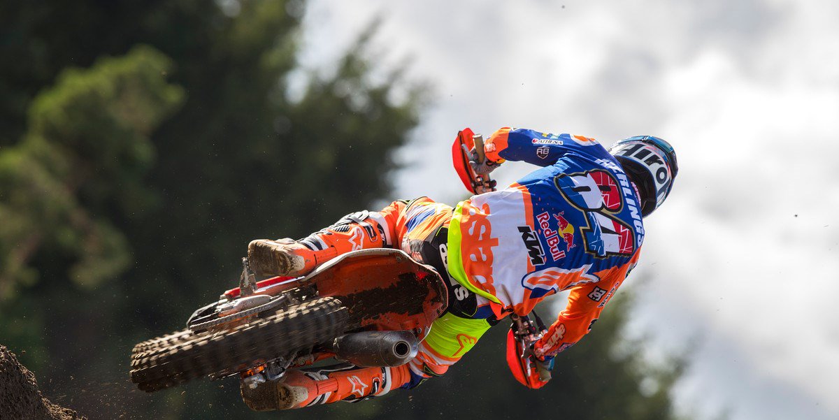 KEMCOSportsMana's tweet photo. Herlings pakt zijn vierde pole van het seizoen! 2.Cairoli 3.Febvre 4.Vanhorebeek 5.Nagl 6.Coldenhoff #MXGPUSA #RayArcherPhoto https://t.co/IWiipQGTX7