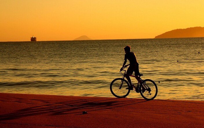 vakantiehuisalg's tweet photo. #offseasonactivities, Biking in π΅πΉ #Portugal, stay in #apartment_Vitismar near #Galebeach, #Salgados lagoon - #naturereserve, #amazingkliffs https://t.co/WYy3FjWBum
