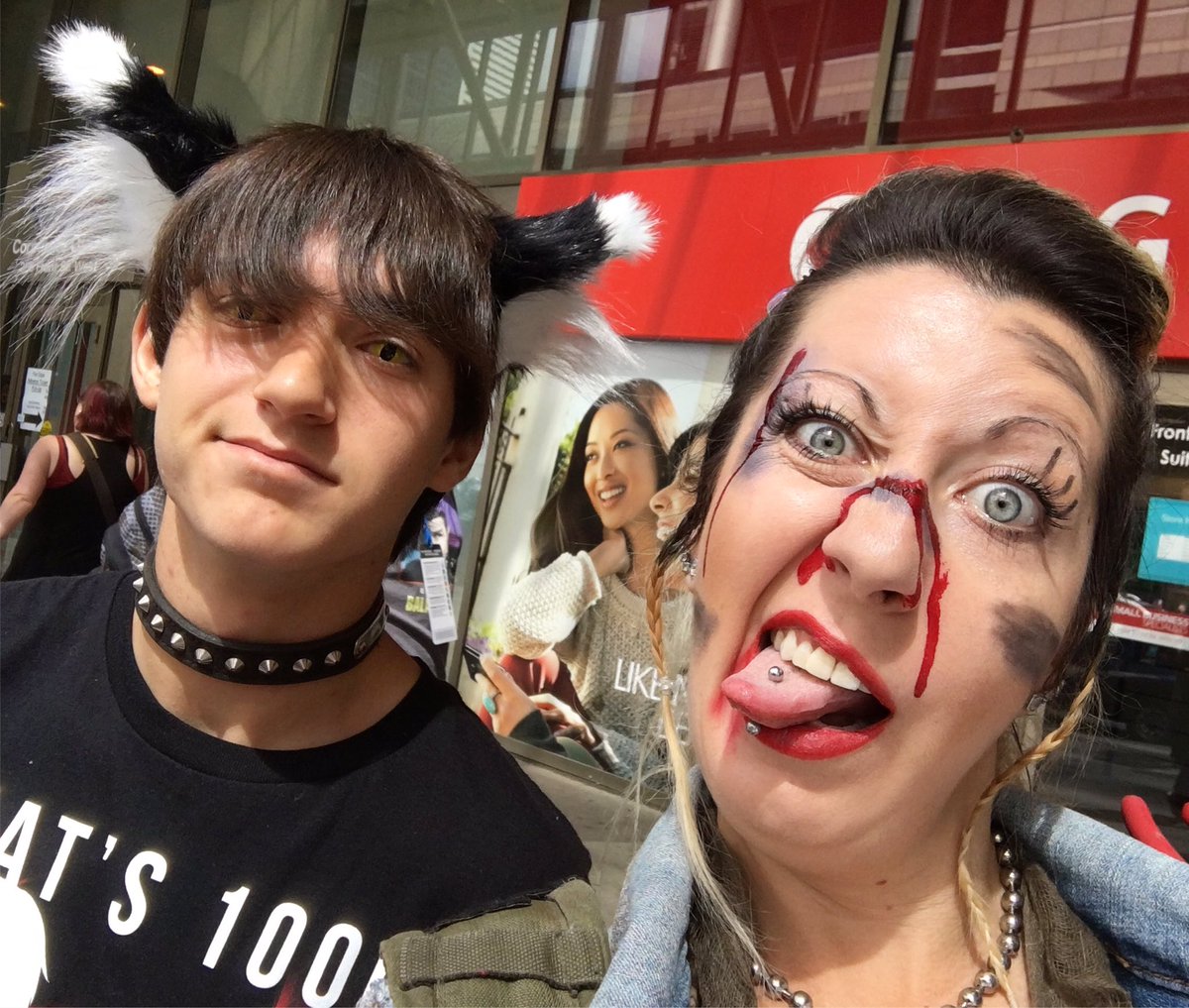 ValentinaMcG's tweet photo. Fan expo with this Kool Kat @jakegambler98 #TankGirl #Cat #Cosplay #Cosplayer #JakeCat #FanExpo https://t.co/Rste7dZeGt