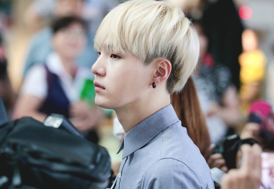 Sexy Yoongi with blonde hair - wide 2