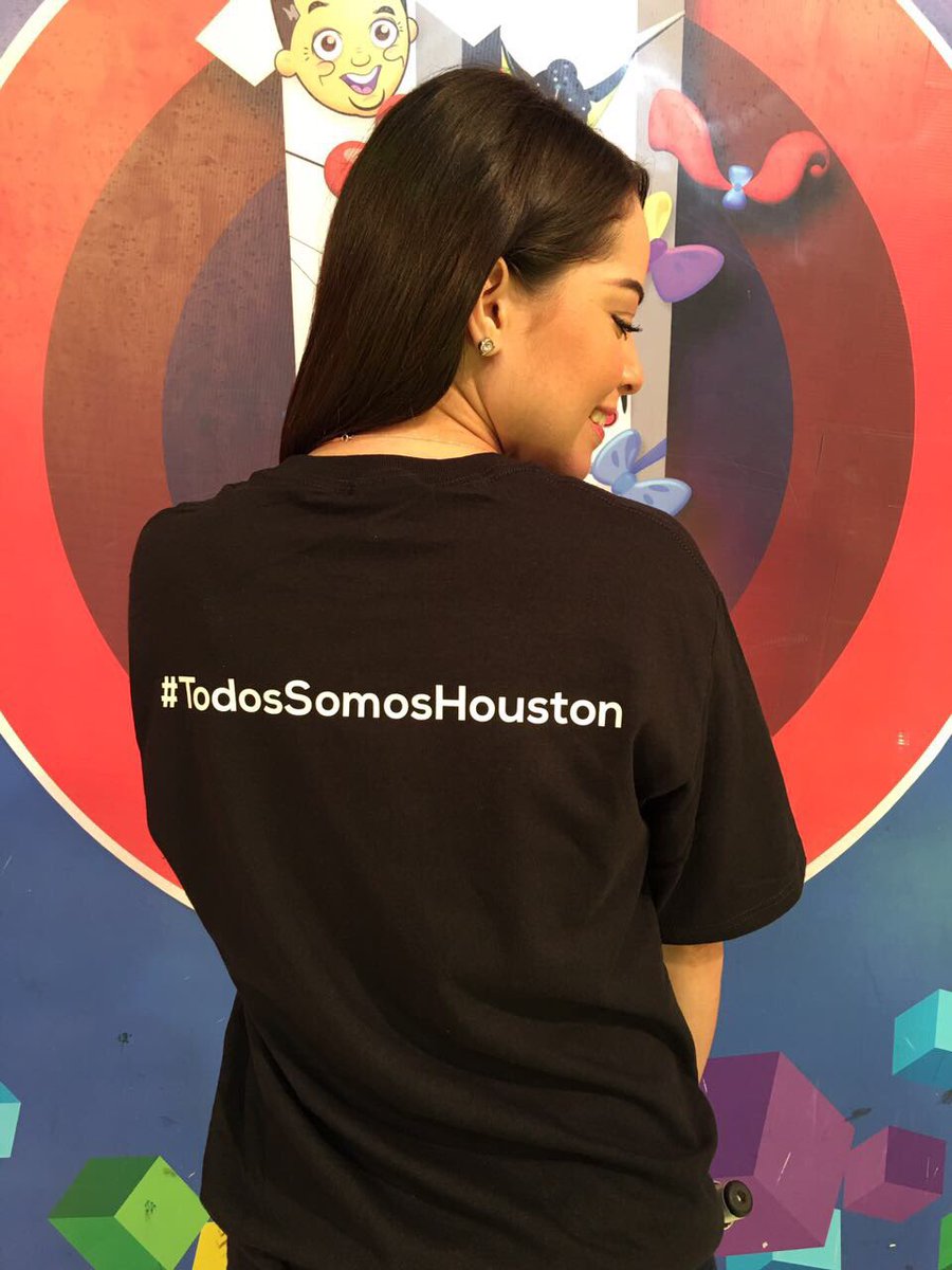 ArelyTellez's tweet photo. Transmisión #TodosSomosHouston ⭐@multimediostv 
en vivo aquí 👉🏽 https://t.co/lTLcFwOkPL https://t.co/hDOYnPVscp